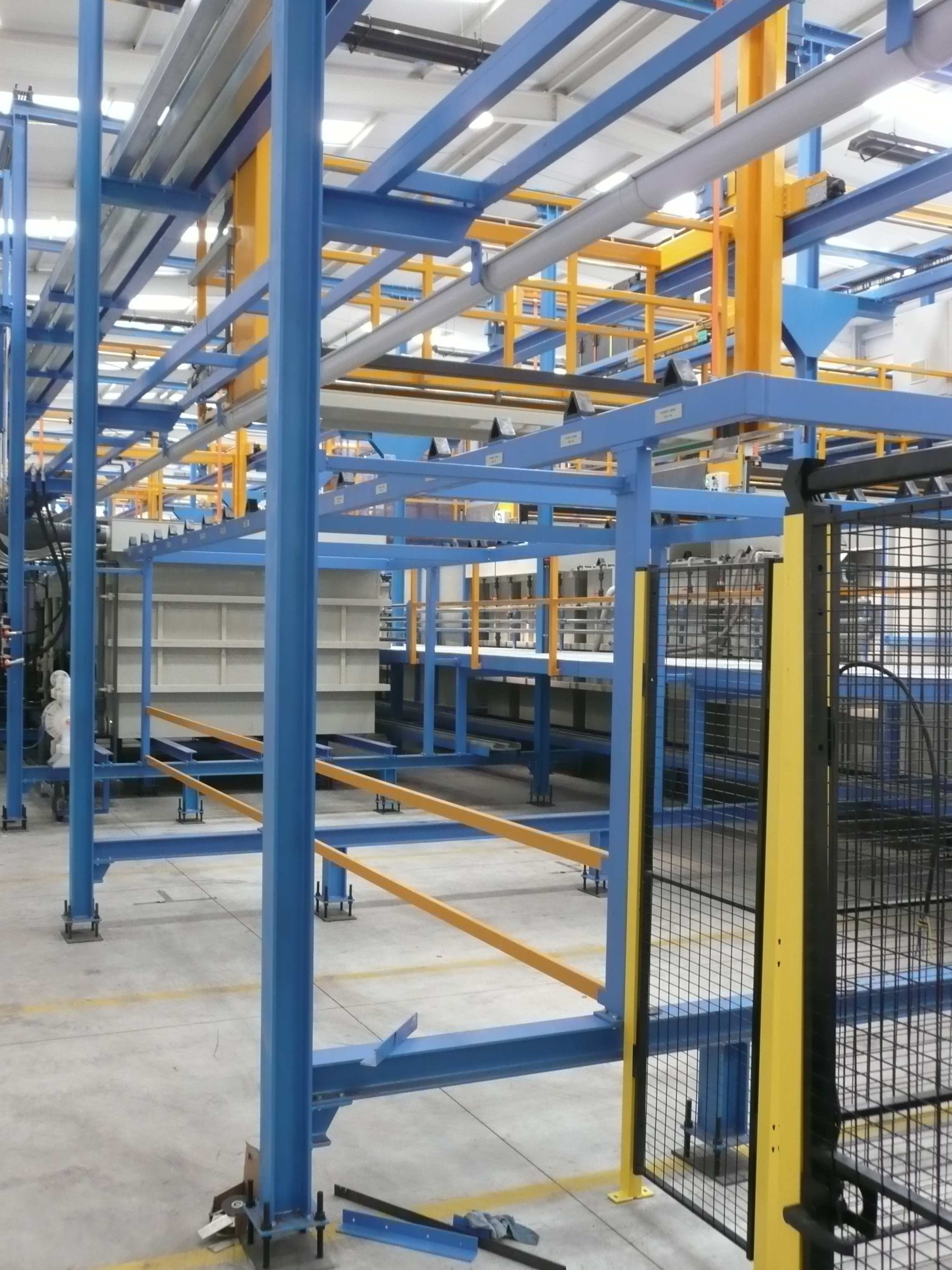 Estructura de acero de línea de tratamiento en el taller