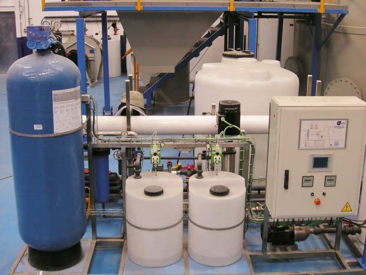 Planta de intercambio iónico con columnas de resinas fabricada por Goini