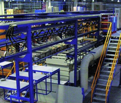Carro manipulador azul en línea automática